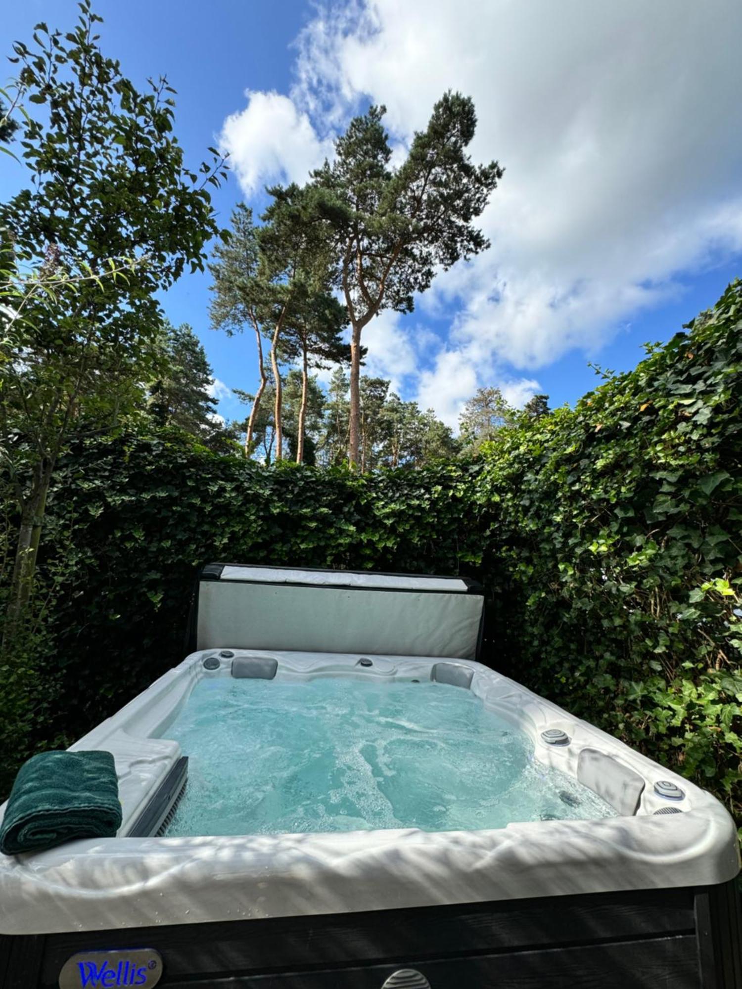 Houten Chalet/Bungalow In Het Bos, Sauna, Jacuzzi Meijel 외부 사진